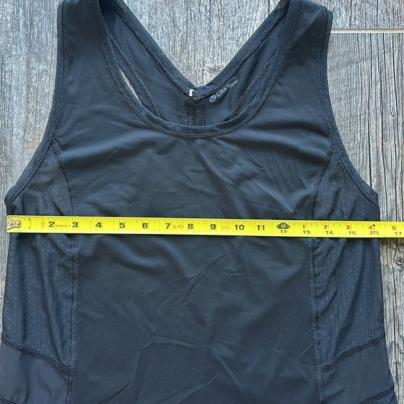 Lululemon black tank top size 4 - Picture 5 of 10